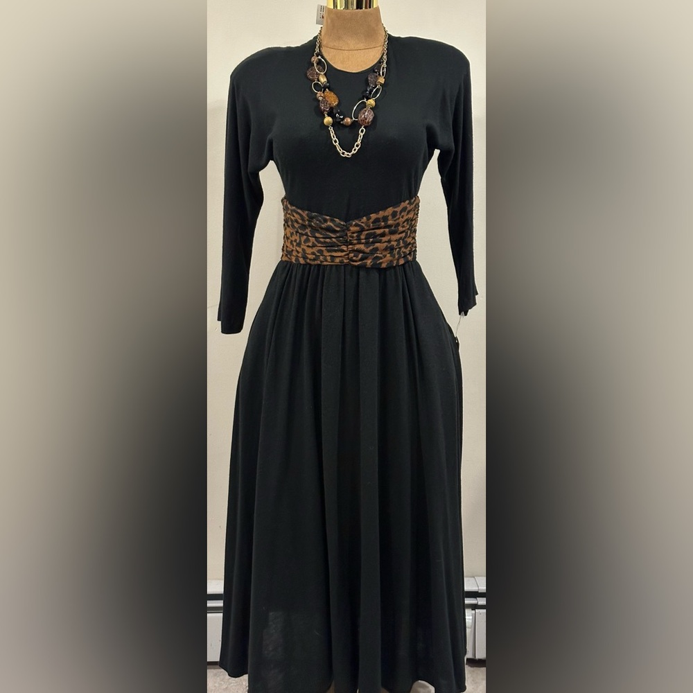 Jessica Howard By Mitchell Rodbell Black Animal Print Waist.Dress 1980’s Sz 8.